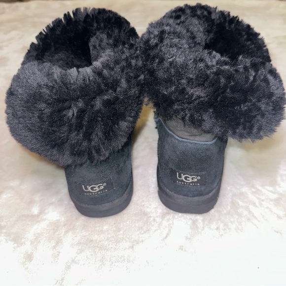 UGG Australia Black Suede Leather Bailey Button Boots Size 7 - Picture 11 of 16